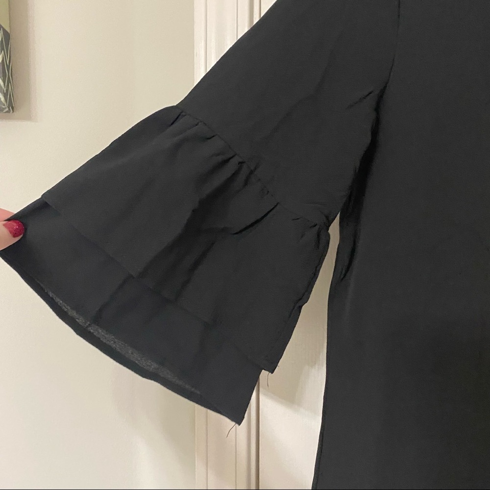 BELONGSCI • Black V-Neck Bell Sleeve Shift Mini Dress - Picture 4 of 8